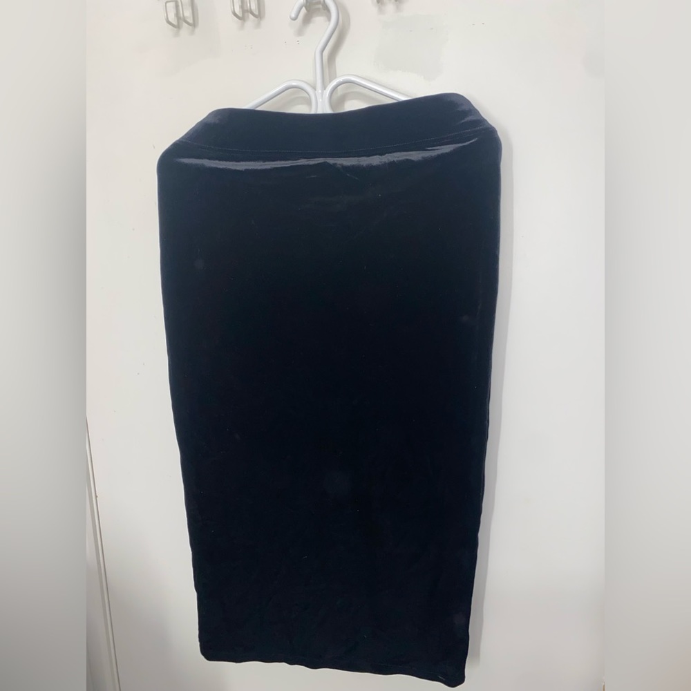 Black midi velvet skirt